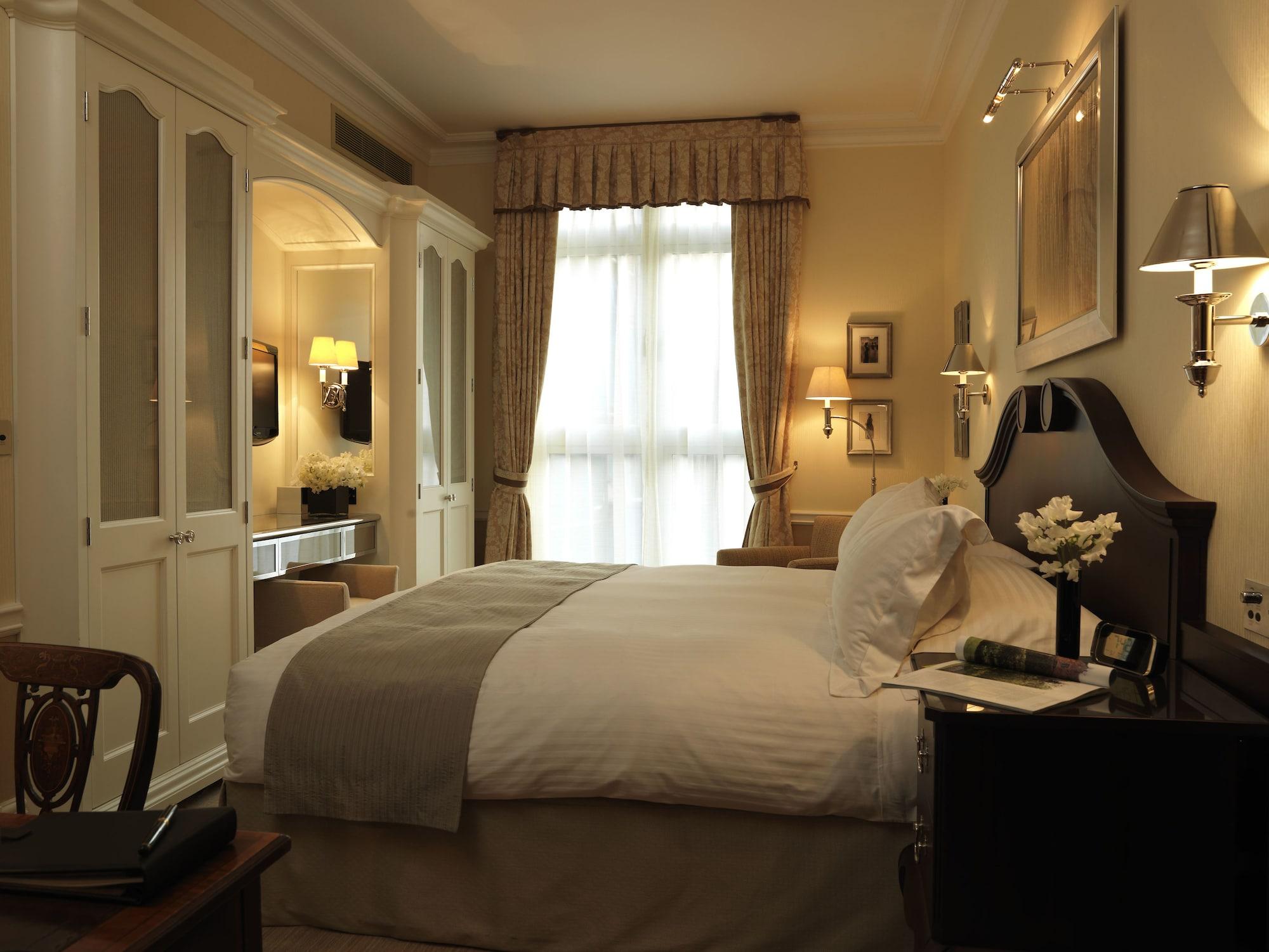 The Connaught, Maybourne London Exterior photo