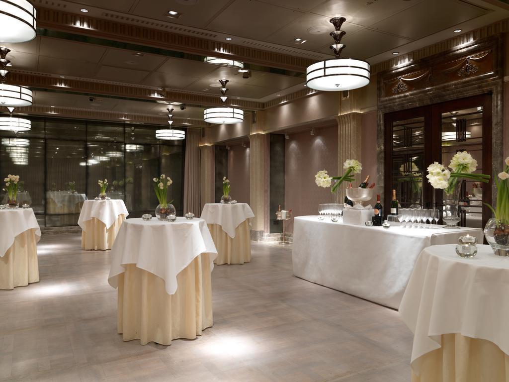 The Connaught, Maybourne London Exterior photo