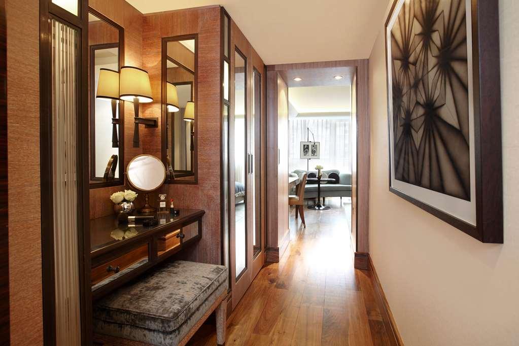 The Connaught, Maybourne London Room photo