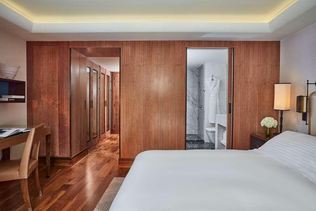 The Connaught, Maybourne London Room photo