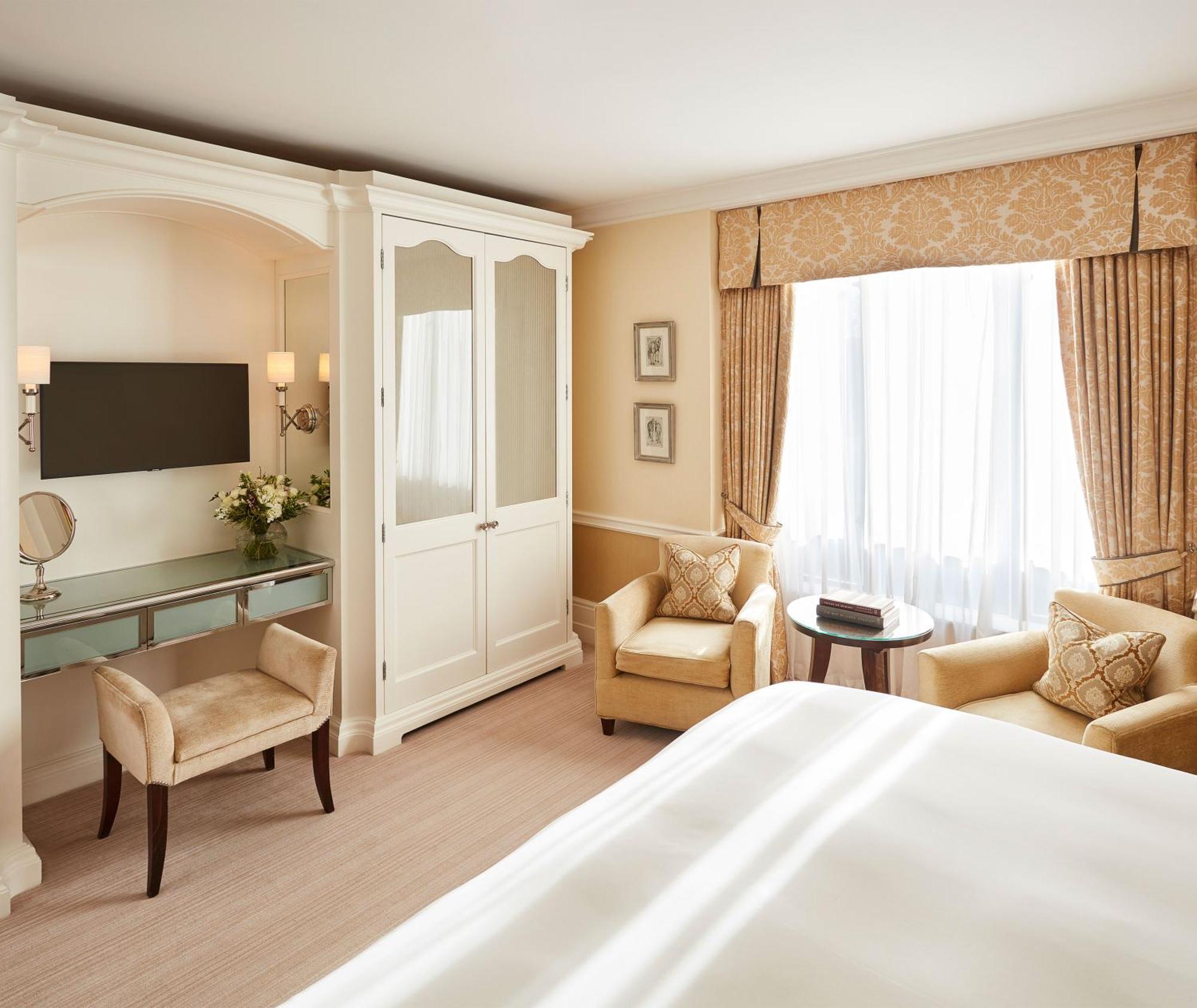 The Connaught, Maybourne London Exterior photo