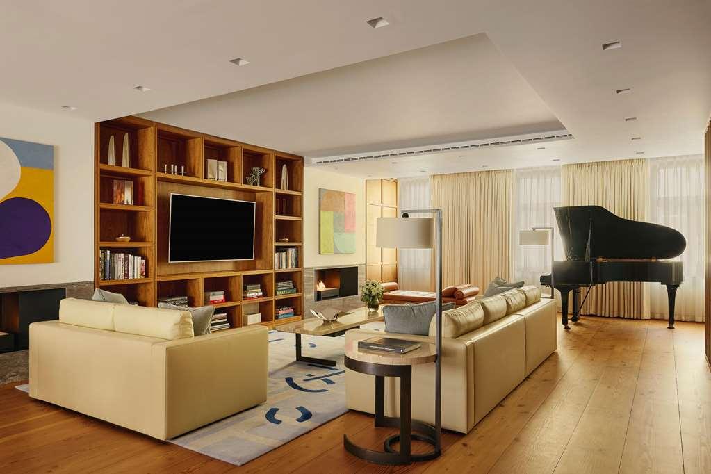 The Connaught, Maybourne London Room photo