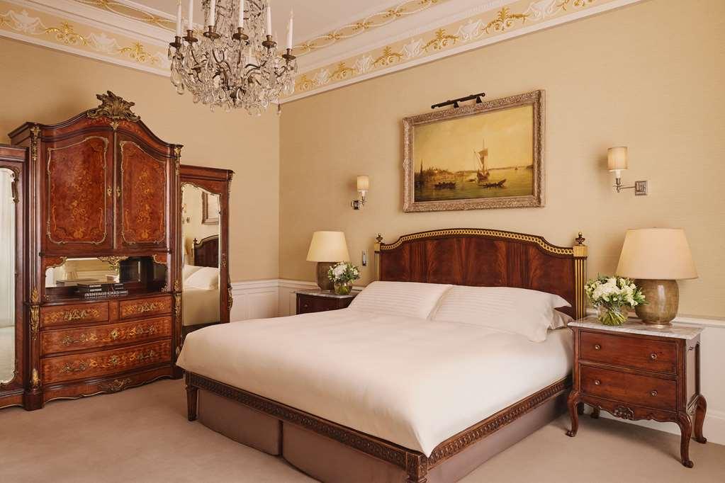 The Connaught, Maybourne London Room photo