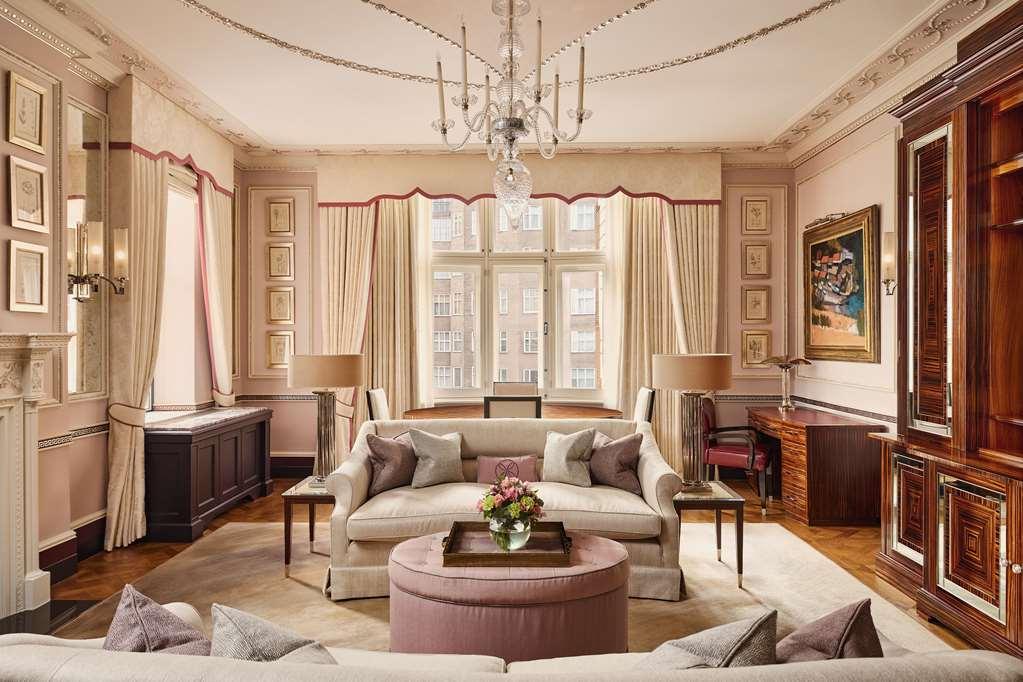 The Connaught, Maybourne London Room photo